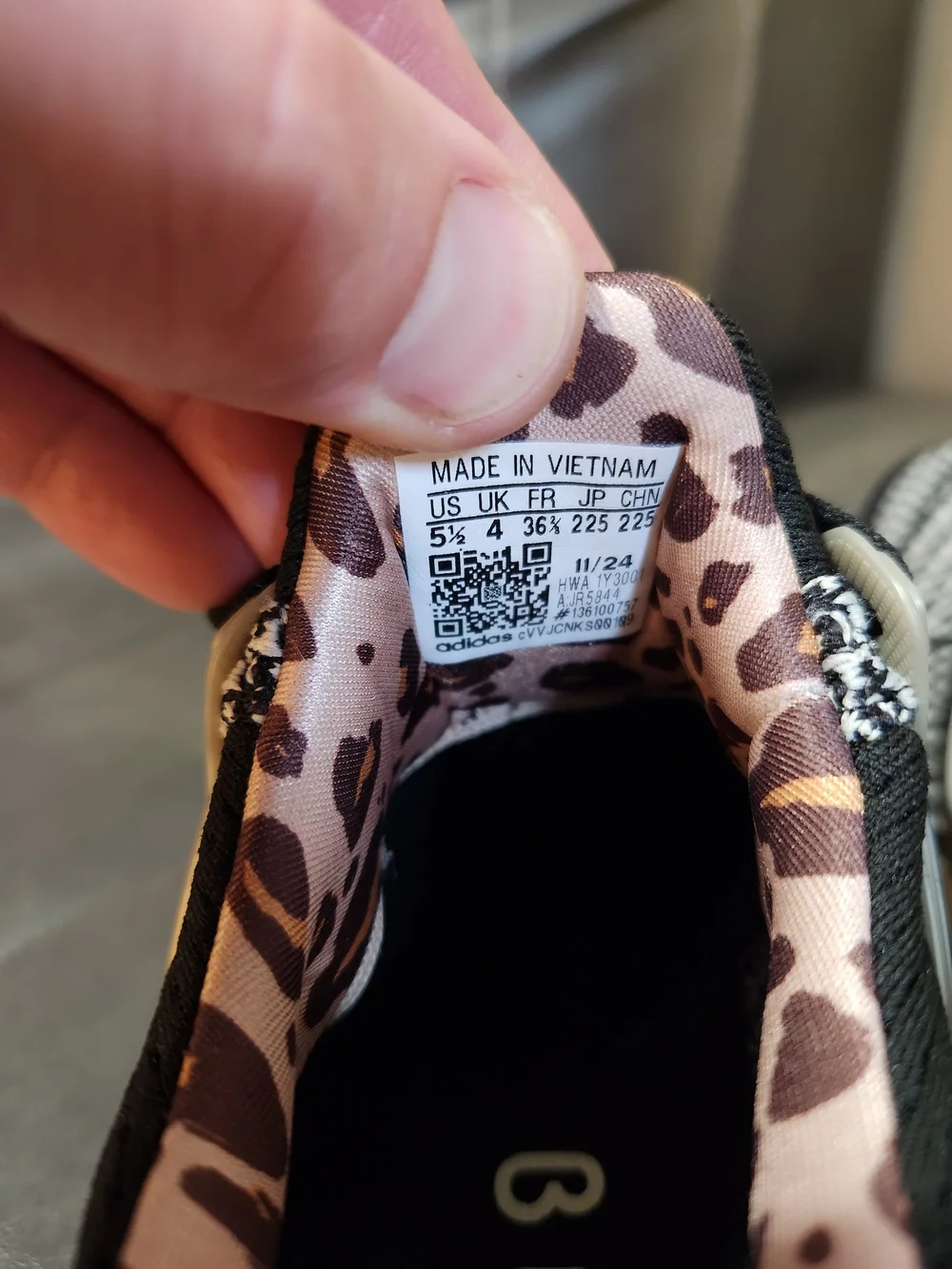 New Adidas Ultraboost 1.0 Leopard Accent Running Sneakers - Size 5.5 Women
